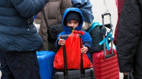 До момента приоритет е интеграцията на бежанците общество, каза още Тошева