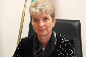  Проф. Дашева е преподавател в НСА и министър на спорта в служебния кабинет на Огнян Герджиков