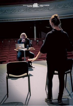  

Очаква се Александър Морфов да се завърне като режисьор и в Народния театър. Новият директор Васил Василев изпълни обещанието си и го е поканил отново да стане част от театъра