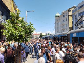 Причината за протеста е принудителното спиране на Централата, което според недоволните граждани е без конкретна причина
