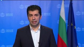 Кирил Петков потвърждава, че кабинетът няма да направи нищо на база на външен натиск и преди пълно разбирателство на ниво коалиционен съвет, задълбочено обсъждане в КСНС, и ясна и потвърдена позиция от най-висшия орган в тази държава: българският парламент