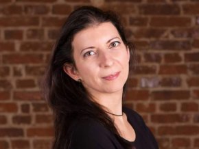 Основната версия, по която работят разследващите е, че убийството е провокирано от ревност и заради връзката, която са прекратили.