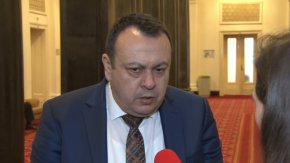 Изисква се, преди конкретното деяние да бъдат направени три регистрации в полицията и едва тогава да бъдат прилагани по-тежките състави