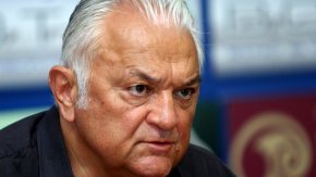 
Непълна документация е установена и при университетския преподавател Светлана Божилова, която също участва в надпреварата