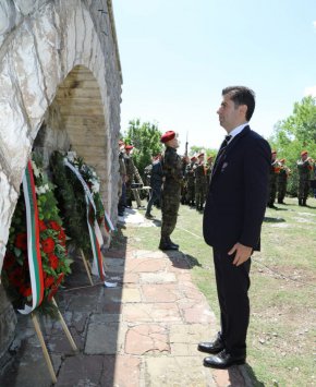 

И от връх Околчица, използвайки Деня на Ботев и загиналите за свобода, премиерт Кирил Петков не пропусна да нападне Русия.