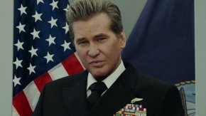 След много трудна битка с рака на гърлото, която в крайна сметка го лишава от голяма част от гласа му, възможността Килмър да се завърне в ролята на Айсмен може да е изглеждала невъзможна