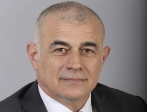 
"Трябва да се събере Коалиционният съвет, ако ИТН не присъстват, трите партии да решат какво ще се прави оттук нататък”, подчерта той.