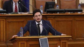 Няма да бойкотираме важни решения за държавата, заяви още Симеонов.
