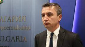 Данаилов коментира още, че цената на газа, който ползваме в България, е по-висока от средната в ЕС.