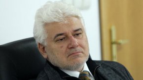  Външната комисия е само помощен орган към Народното събрание, а външната политика се определя от Външно министерство и Министерския съвет, обяснява бившият конституционен съдия