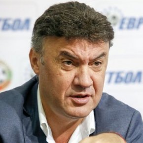 Бившият вратар се върна дори години назад, за да засегне и липсата на резултати в националния отбор, когато в него играеха Бербатов, Стилиян Петров и Мартин Петров.