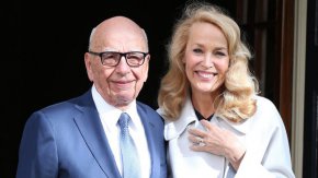 
Представители на Мърдок и Хол не са отговорили веднага на молбите на Forbes за коментар.