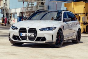 3,0-литровият двигател S58 под капака на M3 Touring е непроменен в сравнение с аналогичния седан