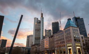 Индексът на Ifo за бизнес климата, базиран на проучване сред около 9 000 фирми, спадна до 92,3 пункта през юни от 93,0 пункта през май на фона на нарастващия песимизъм за остатъка от годината