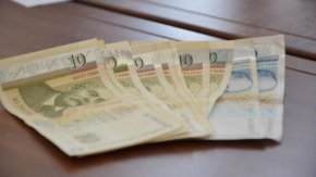  

"Сега, в края на този парламент, в края на мандата на това правителство, да се предвиждат реформи, които ще действат през следващите четири години, за мен е несериозно", посочи Ананиев.