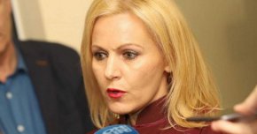 
От държавното обвинение насочиха въпросите за решението за изгонването на дипломатите към правителството