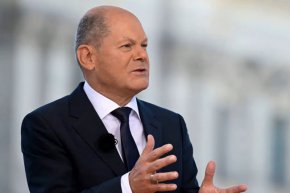 Германското правителство обмисля да представи следващата седмица извънреден закон за разпределяне на нарастващите разходи за газ между потребителите и компаниите на фона на опасенията от спиране на руския газ.