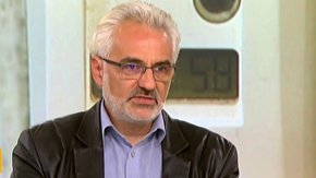     Според Председателя на Асоциация на топлофикационните дружества в България инж. Кремен Георгиев допълнително положително влияние за джоба на клиентите ще има и с намаляването на ДДС за топлинната енергия 