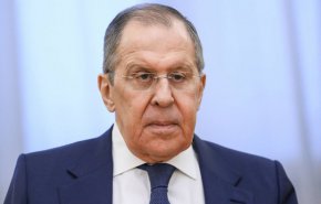 
В интервю за новинарския канал "Россия 24" Лавров отбеляза, че някои страни се опитват да използват въпроса за продоволствената сигурност "по най-лошия възможен начин", като обвиняват Москва "в нещо, в което тя не е замесена", и като "замазват очите" на Украйна.