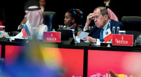 Русия е готова да преговаря с Турция и Украйна за блокираното в украинските пристанища зърно.
 