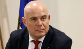 Решението е прието единодушно от съдиите в КС. Очаква се публикуване на мотивите.