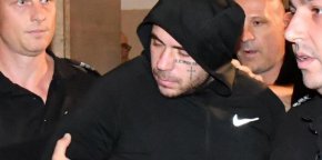 Той е обвинен за притежание на наркотици, след като в катастрофиралата кола бяха намерени амфетамини