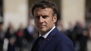Макрон заяви още, че в светлината на руската инвазия Франция трябва да подобри армията си, да увеличи военното производство и да обнови запасите си с муниции.

 

 