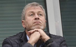 
Абрамович например се позовава на португалското си гражданство в жалбите, като твърди, че санкциите на ЕС нарушават основни права, за които се предполага, че са защитени от самия блок, се посочва в доклада.
 