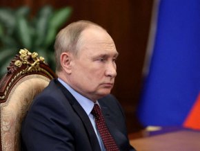 След преговорите Путин, Раиси и Ердоган ще направят съвместно изявление, заяви в понеделник помощникът на руския президент Юрий Ушаков, като добави, че проектът за него вече е подготвен.
