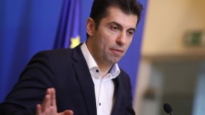 "Много бързо беше разочарованието ни за неща, които ни се струваха целенасочени за усвояване на средства", коментира Кирил Петков.