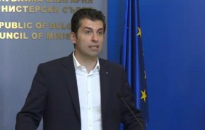 По думите му компанията, която е ангажирана с изграждането на интерконектора, е поела ангажимент до края на август да подсигури Акт 15 и Акт 16