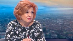 По думите ѝ заповедта за отстраняването ѝ е „абсолютно незаконосъобразна“ и е със „скалъпени мотиви“.