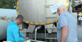 „В района на реката в квартал „Козарника” ще направим два шахтови кладнеци. Очакваме още 15-20 литра вода”, добави той.