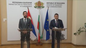 
Черните куфари са виновни за всичко или как блокираха летищата в Европа
Преобладаването на черните куфари е допринесло за трудностите, пред които са изправени авиокомпаниите през последните седмици