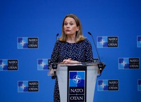 Украйна отрича да е замесена в убийството на Дугина и определя руските твърдения като измислица. Преди смъртта си Дугина е била редактор на руски сайт.

 
