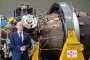 Олаф Шолц показва газови турбини от Siemens Energy