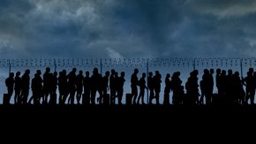При друга акция са били разкрити двама нелегални бежанци от Афганистан, които се укривали край границата, за да преминат на българска територия. 