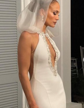 
Събитие, което се подготвяше 20 години, мнозина чакаха със затаен дъх голямото разкриване на сватбената рокля