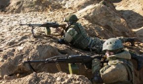  Руски (Р) и беларуски войници по време на съвместно учение