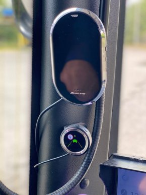 Системата включва сензори за предупреждение за сблъсък отпред, предупреждение за сблъсък на пешеходци или велосипедисти, предупреждение за напускане на лентата за движение, предупреждение за мониторинг на движението. 