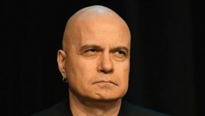 
Дали вие щяхте да имате такава мила, щадяща, компромисна и почти нежна реакция спрямо мен, каквато, незнайно защо, имате към Кирил Петков?