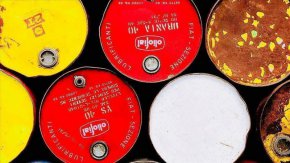 По данни на Международната агенция по енергетика само през юли Русия е изпомпвала на световния пазар по 7,4 млн. барела суров петрол и продукти като дизел и бензин всеки ден