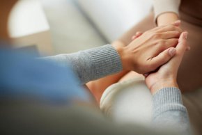 В страни като Швеция и Дания тази разлика е под половин година.
