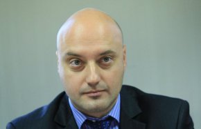 Ние сме твърдо против разговори с “Газпром”, защото самите те ни врътнаха кранчето. Казано на юридически език това е едностранна промяна в договора, която е недопустима