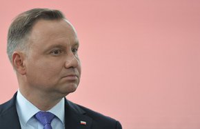 

"Бихме искали да засилим това сътрудничество, бихме искали в бъдеще да виждаме повече такива доставки от Нигерия за нашата страна", каза Дуда