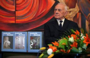 Поетът, който е подписал и много други златни БГ хитове като На всеки километър, Чудо и Някога, но не сега е получил приветствие от президента Румен Радев и от Съюза на писателите