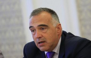 Коментарът му дойде след въпрос на водещата Мария Цънцарова какво може да обещае шефът на Лукойл, за да се похвали после, че са свалили цените - не е ли паднал бензинът в резултат от конюнктурата на световните пазари.