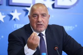 “30 дни, откакто ги няма Киро и Асен, и всеки ден бензинът и нафтата поевтиняват, при същата цена на барела на уралския нефт”, заяви на среща с членове и симпатизанти в Хасково лидерът на ГЕРБ Бойко Борисов. 