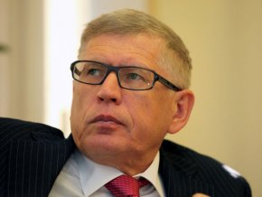 
    "Владимир Сунгоркин разпространява и легитимира агресивната антиукраинска и антизападна пропаганда на режима на Путин под прякото ръководство на Кремъл в една от най-популярните медии в Русия", се казва в документа на ЕС, цитиран от Би Би Си.