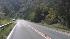 
В средата на юни колчетата по първокласния път през Кресненското дефиле бяха монтирани, за да се ограничи изпреварването.